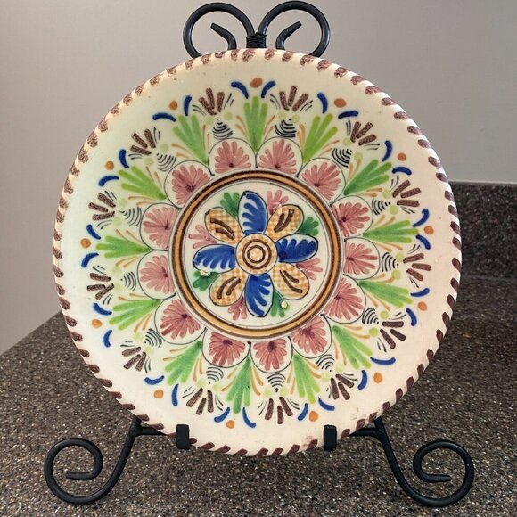 Hand painted artist signed 8" shallow bowl plate hang or display multi-colored - Picture 9 of 10